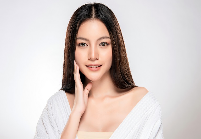 manfaat baby oil untuk wajah glowing
